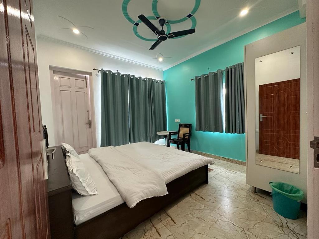 Hotel Goludev Valley View Nainital Ngoại thất bức ảnh