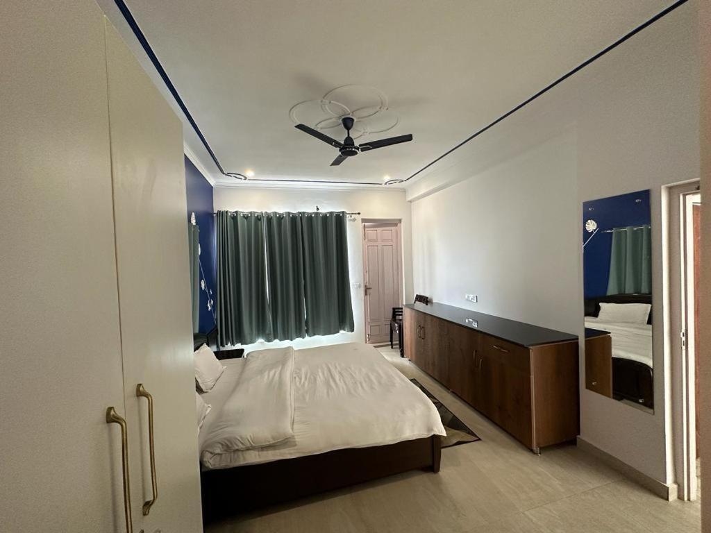 Hotel Goludev Valley View Nainital Ngoại thất bức ảnh