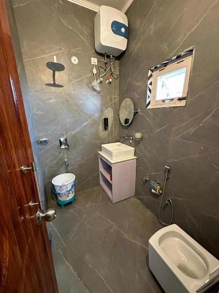 Hotel Goludev Valley View Nainital Ngoại thất bức ảnh